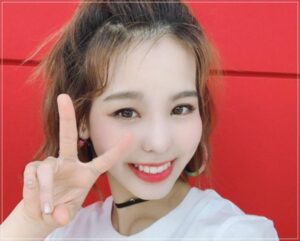 Niziu(ニジュー)マコ私服や衣装でいつもズボンなのはなぜ？怪我してる説も？